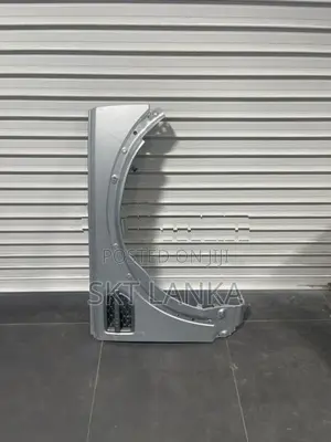 Genuine Discovery 4 2015 Driver Fender Wing - Silver Vogue Sport