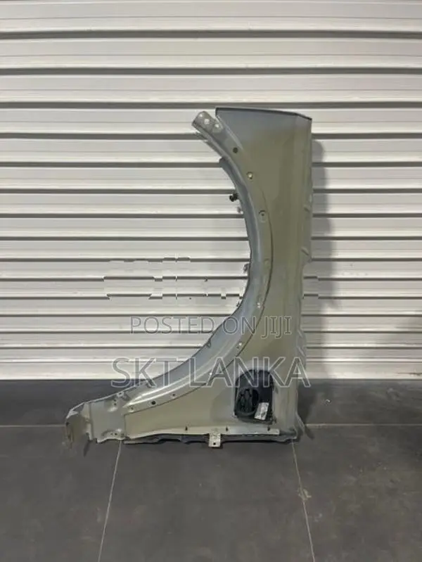 Genuine Discovery 4 2015 Driver Fender Wing - Silver Vogue Sport