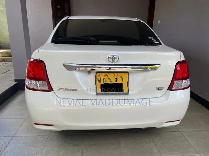 Toyota Axio 2013
