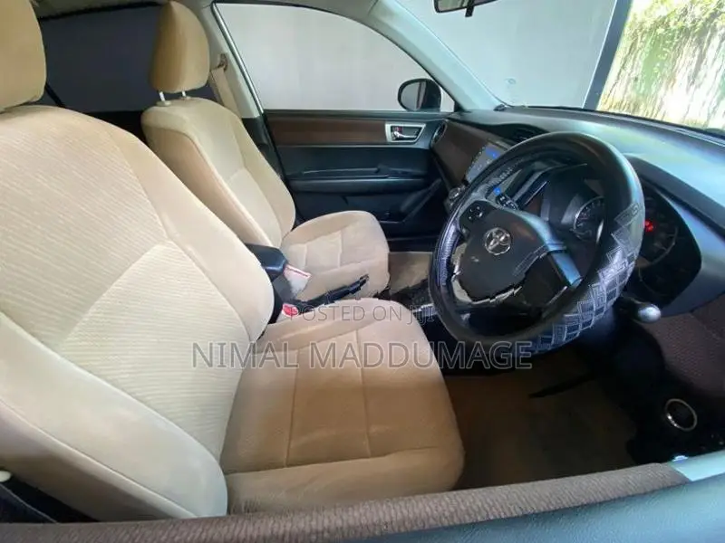 Toyota Axio 2013