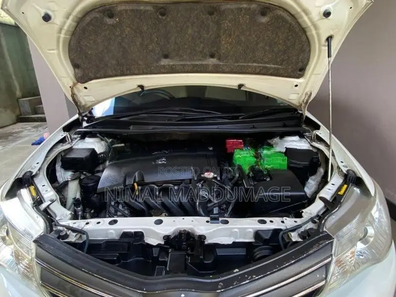 Toyota Axio 2013