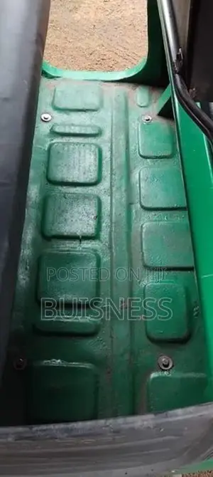 Bajaj RE 2004