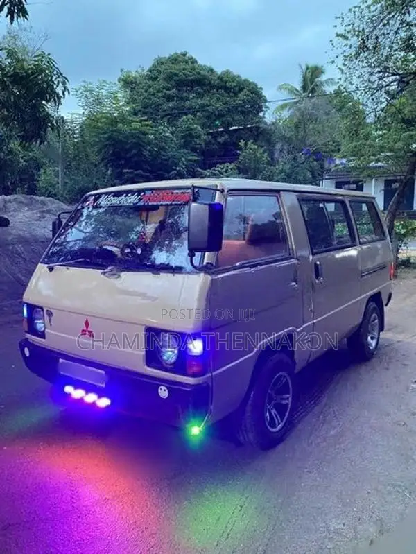 Mitsubishi Delica L300 1982