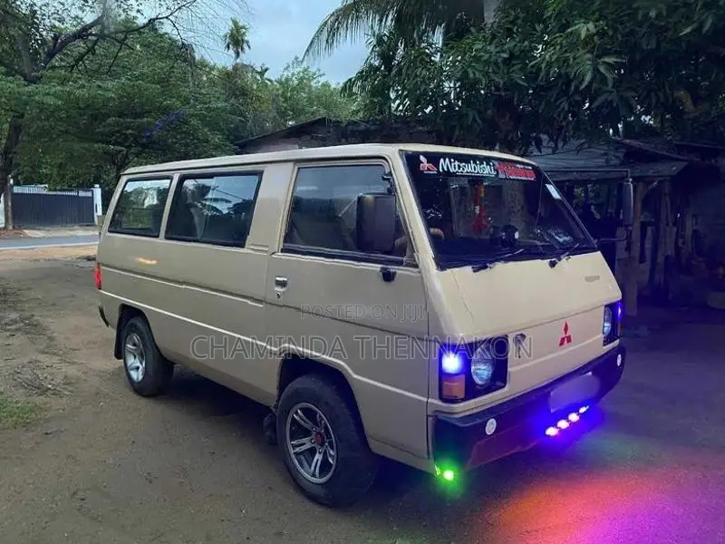 Mitsubishi Delica L300 1982