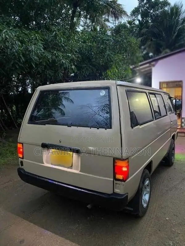Mitsubishi Delica L300 1982