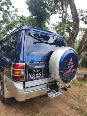 Mitsubishi Montero 2000