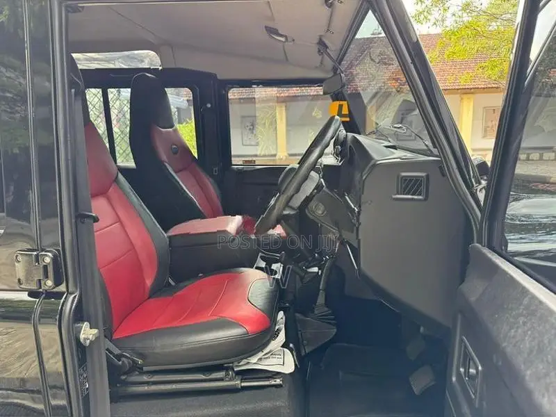 Land Rover Defender Puma 110 2.2Di 1ST 2016