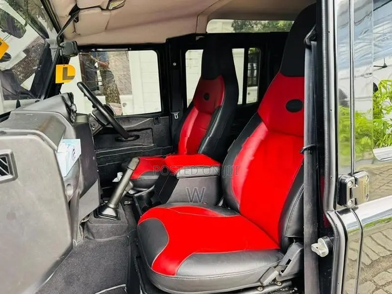 Land Rover Defender Puma 110 2.2Di 1ST 2016