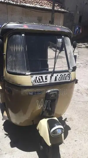 Bajaj RE 2001