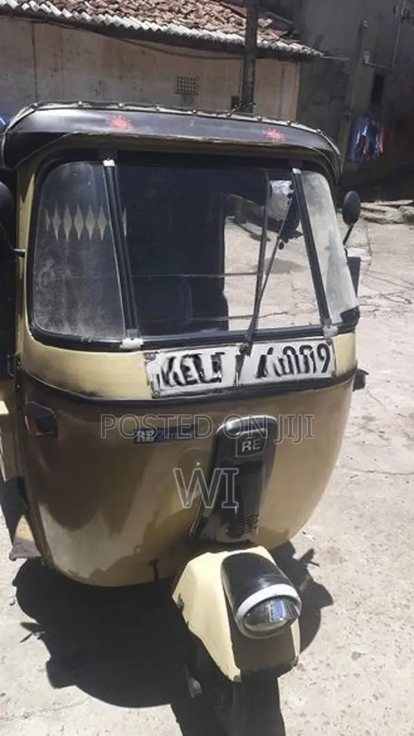 Bajaj RE 2001