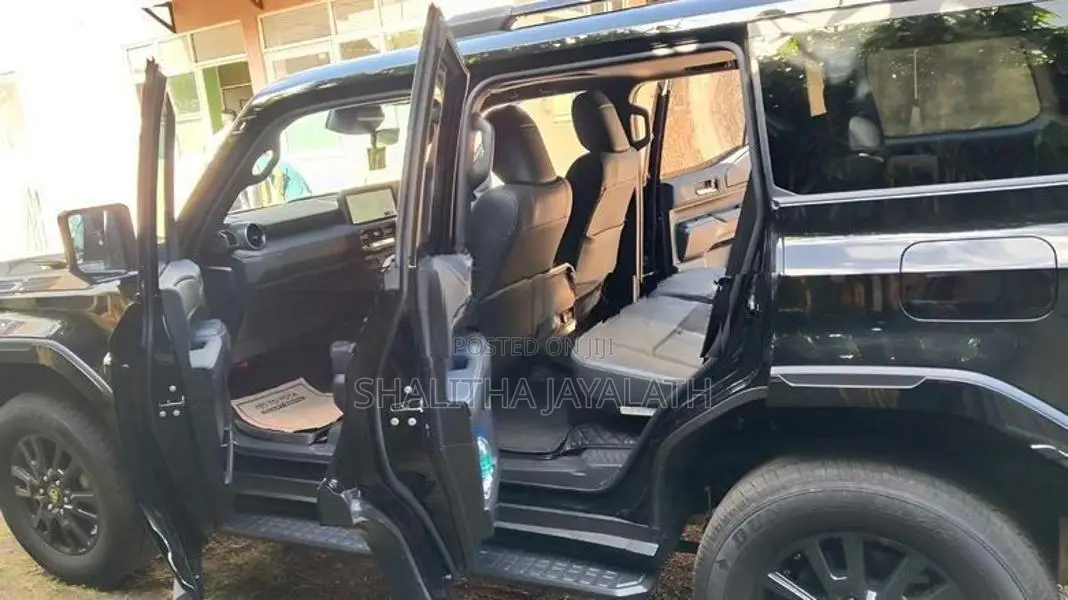 Toyota Land Cruiser Prado TRJ 250 2024