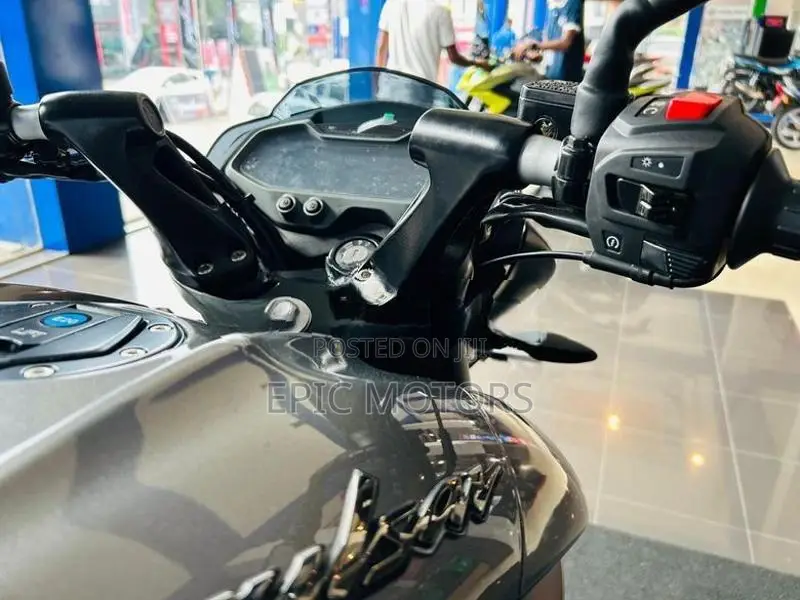 Bajaj Pulsar NS200 2026