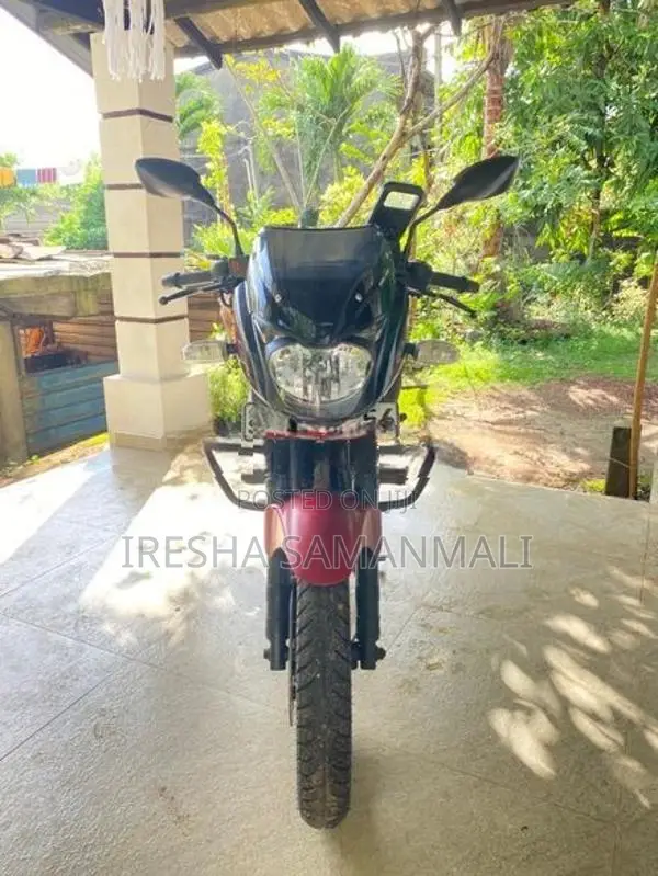 Bajaj Pulsar 180 2016