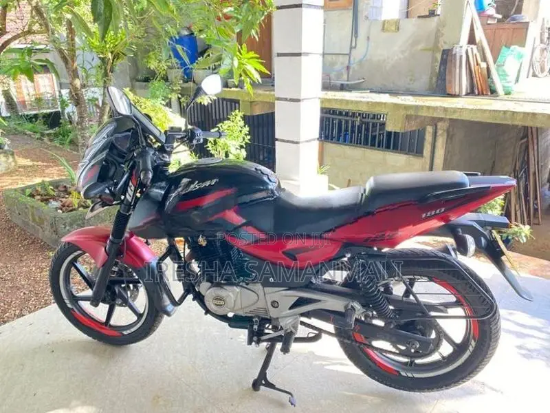 Bajaj Pulsar 180 2016