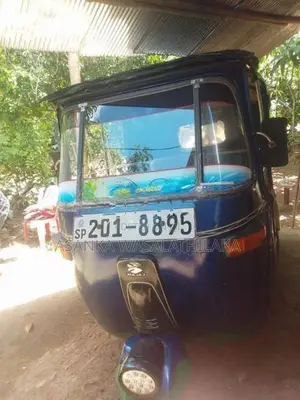Bajaj RE 2000