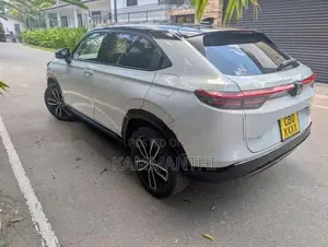 Honda Vezel Z PLAY MOONROOF 2025