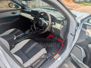 Honda Vezel Z PLAY MOONROOF 2025