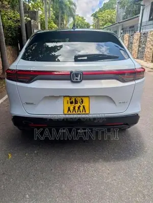 Honda Vezel Z PLAY MOONROOF 2025