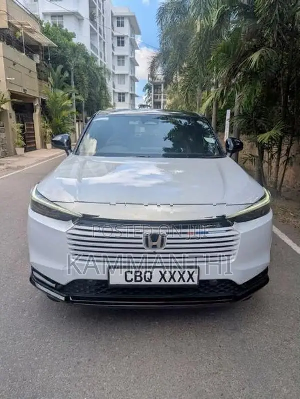 Honda Vezel Z PLAY MOONROOF 2025