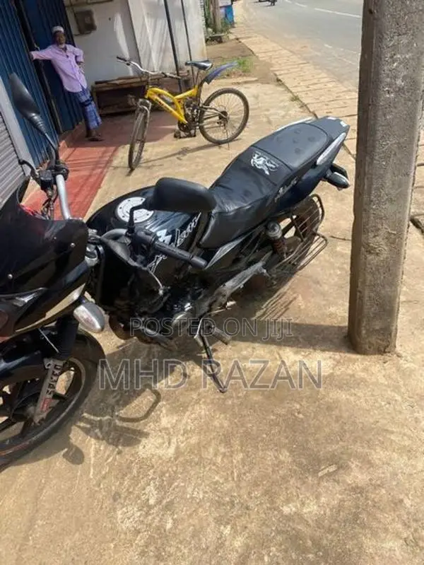 Bajaj Pulsar 180 2007