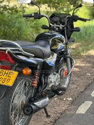 Bajaj CT100 2018