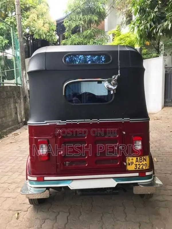 Bajaj RE 2016
