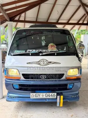 Toyota Dolphin 1998 Van (Used)