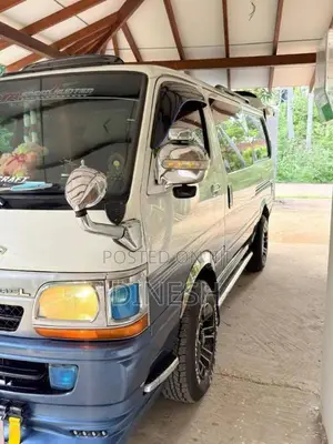 Toyota Dolphin 1998 Van (Used)