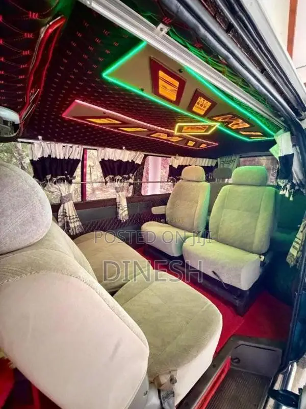 Toyota Dolphin 1998 Van (Used)