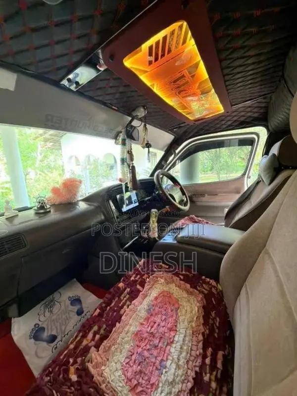 Toyota Dolphin 1998 Van (Used)
