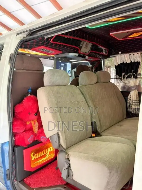 Toyota Dolphin 1998 Van (Used)
