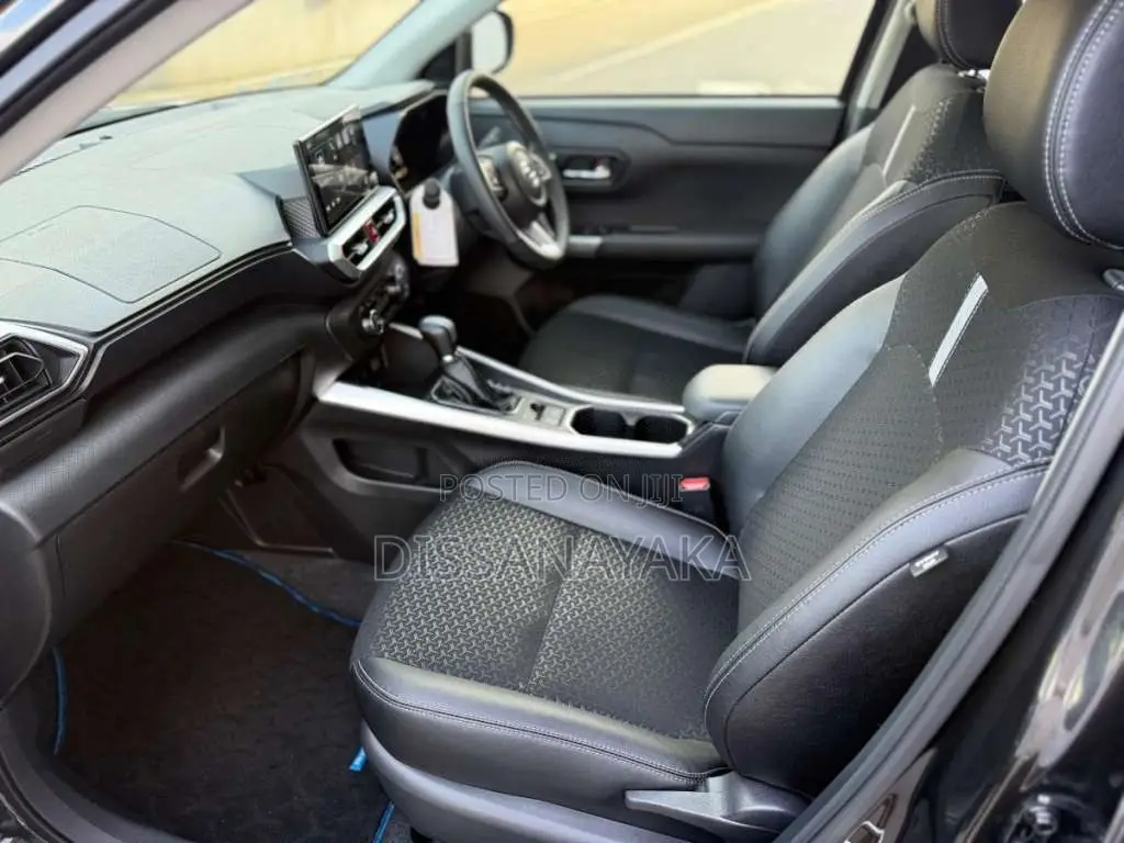 Daihatsu Rocky Premium G 2024 SUV Unregistered (Recondition)