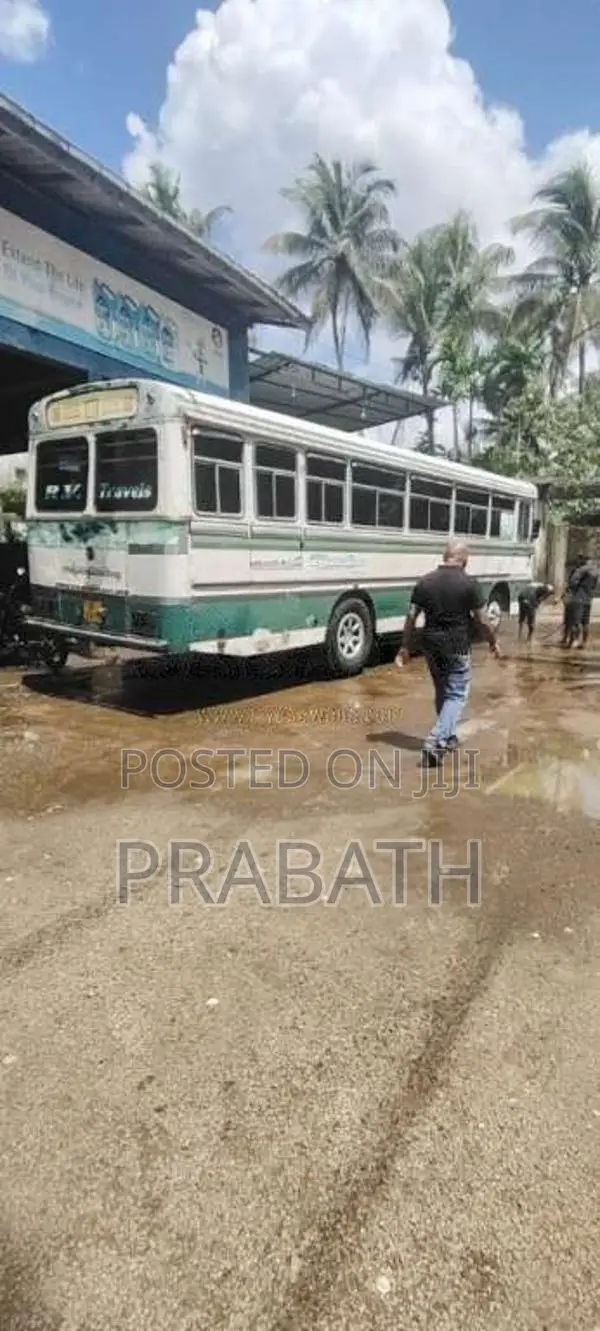 Ashok-Leyland Viking 2003 Bus (Used)