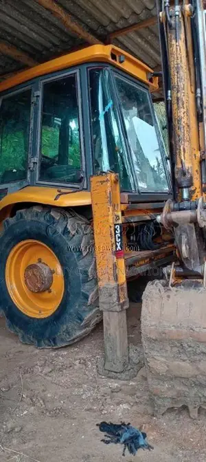 JCB P 8 3cx 1996 Heavy-Duty (Used)