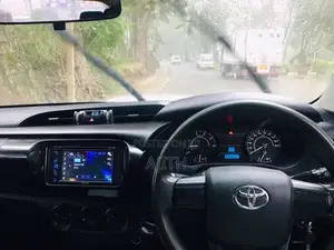 Toyota Hilux 2017 Pickup (Used)