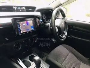 Toyota Hilux 2017 Pickup (Used)