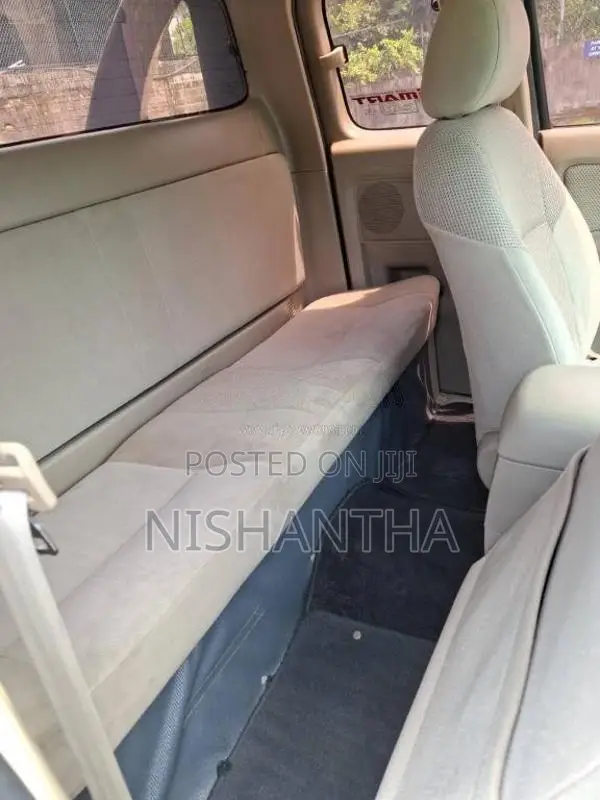 Toyota Hillux Smart Cab 2010 Pickup (Used)