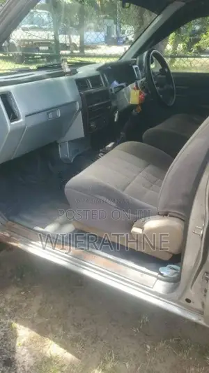 Nissan Double Cab 1989 Pickup (Used)