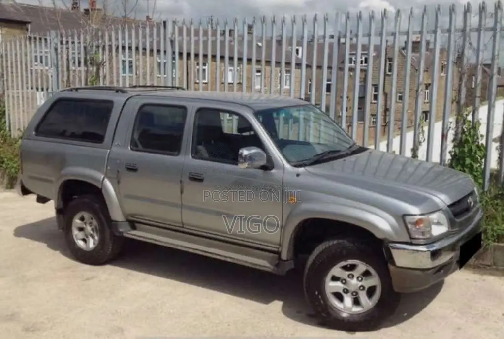 Toyota Hilux 166R 4WD 2004 Pickup (Used)