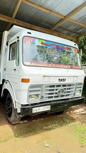 Tata Tipper 2010 Lorry (Used)