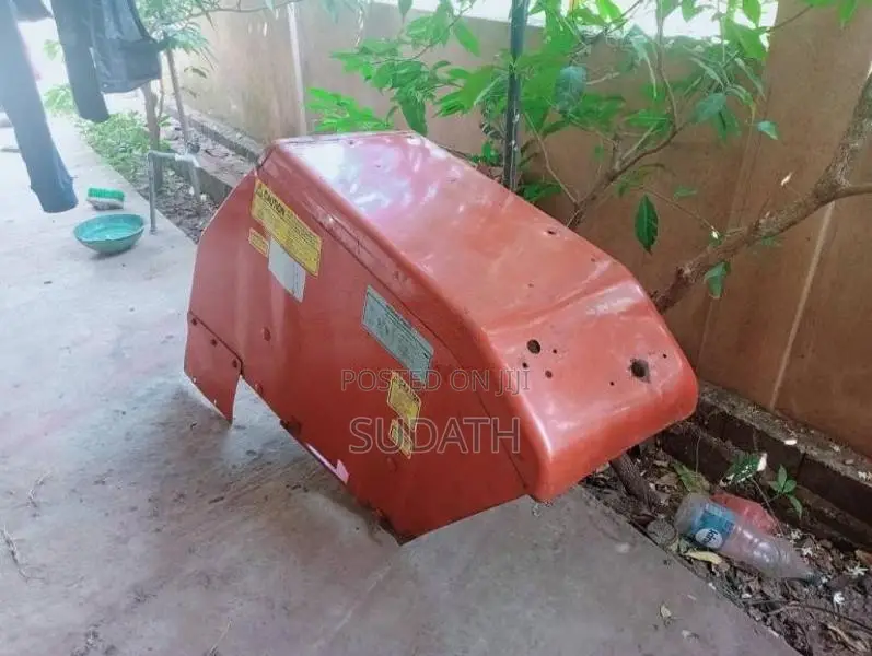 Massey-Ferguson 240 1996 Tractor (Used)