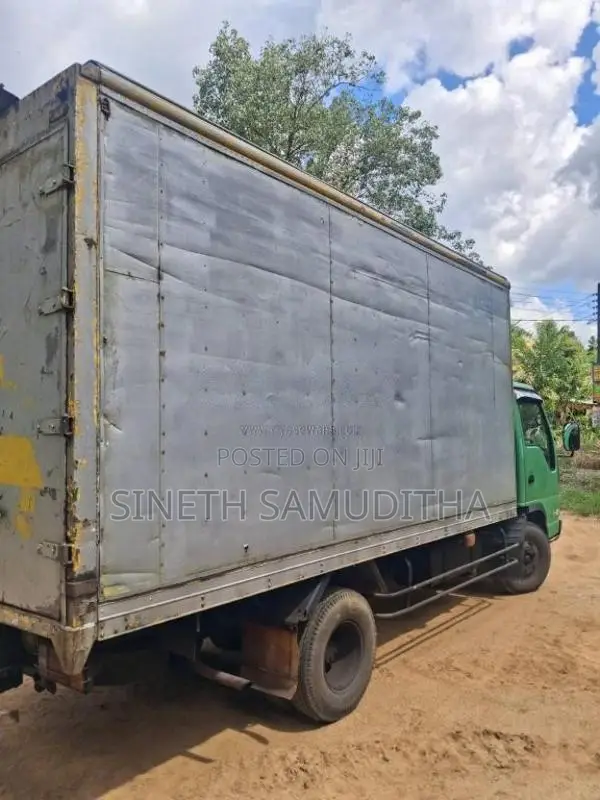 Isuzu ELF 1988 Lorry (Used)