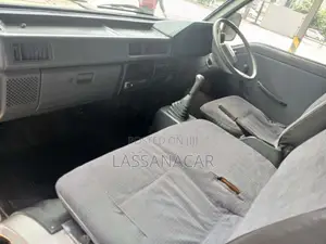 Mitsubishi L300 Po15 2000 Van (Used)