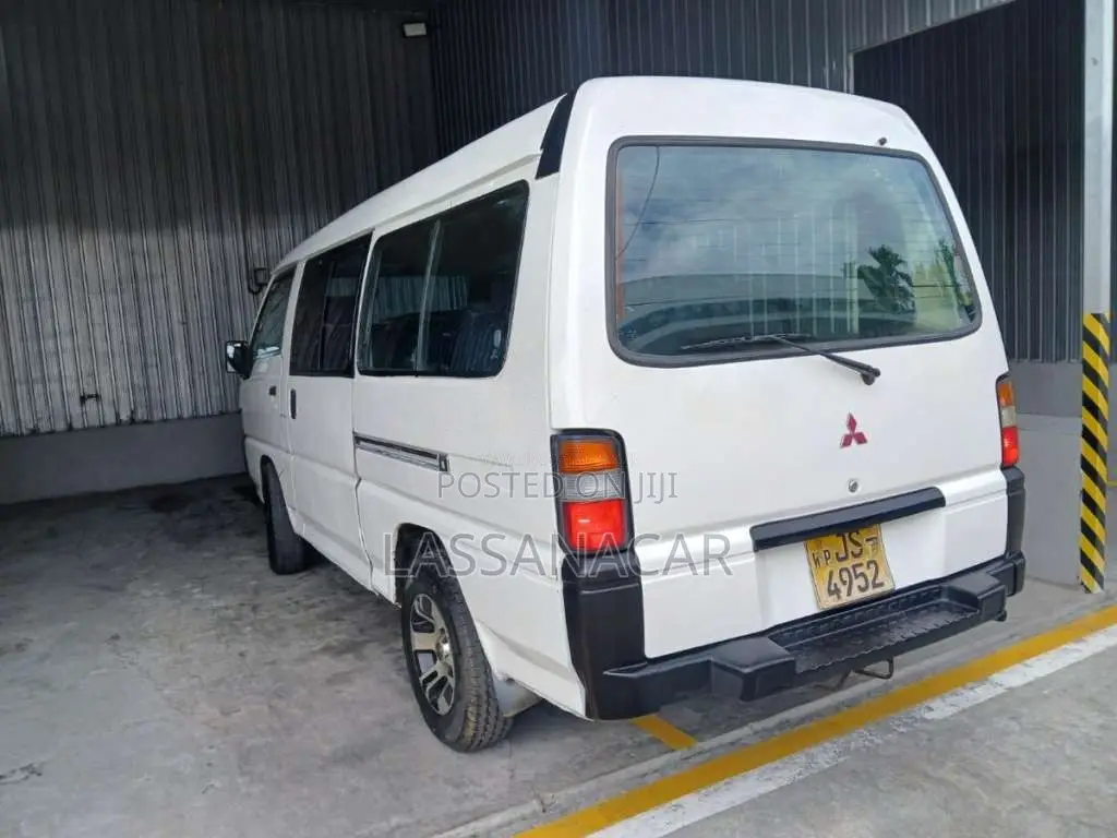 Mitsubishi L300 Po15 2000 Van (Used)