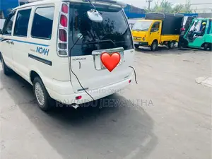 Toyota Noah 2005 Van (Used)