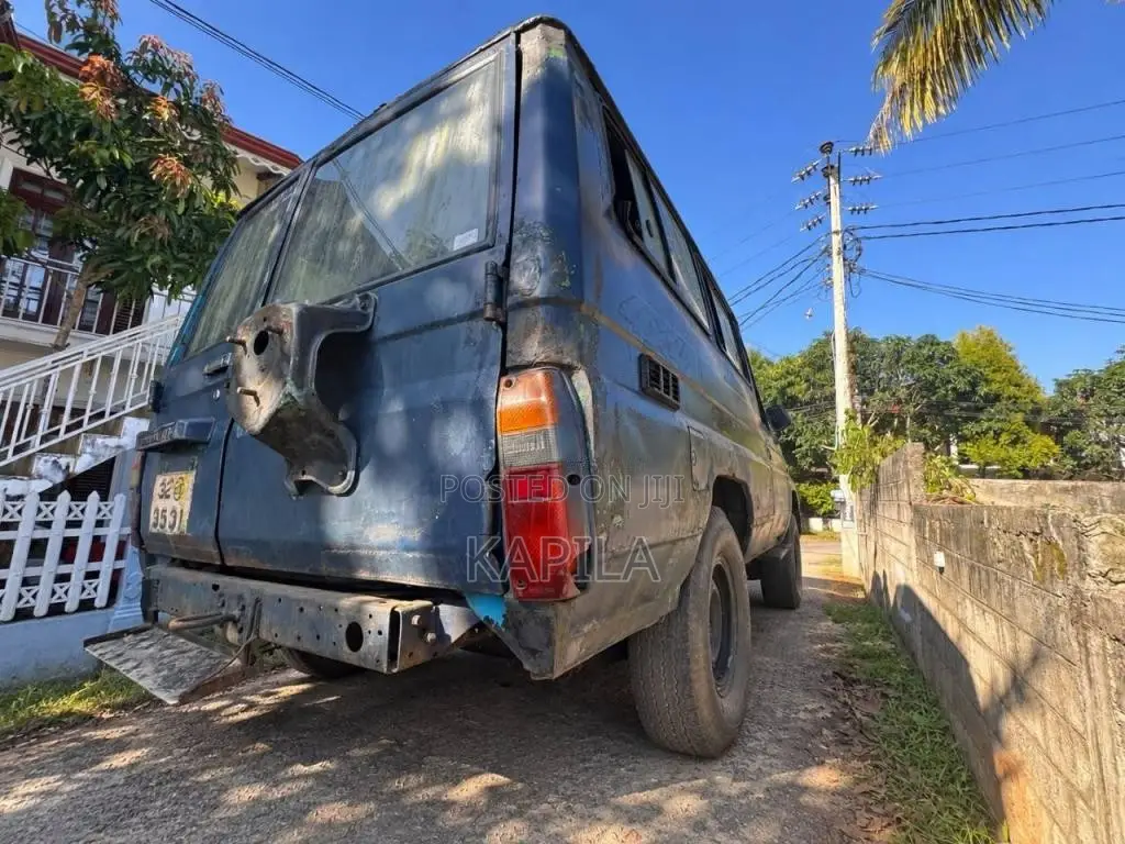 Toyota Land Cruiser 1987 SUV (Used)