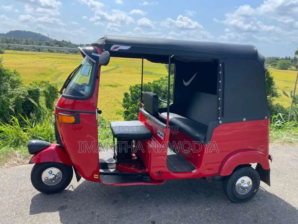 Bajaj 4 Stroke 2009 Three Wheel (Used)