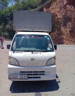 Daihatsu Hijet 2012 Lorry (Used)