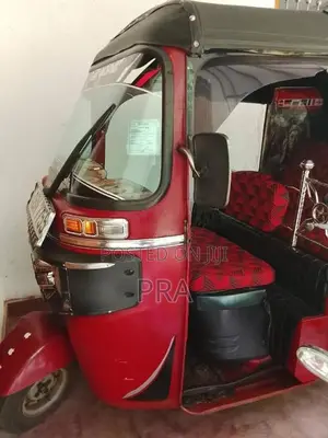 Bajaj 4 Stroke 2016 Three Wheel (Used)