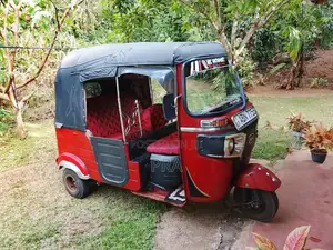 Bajaj 4 Stroke 2016 Three Wheel (Used)